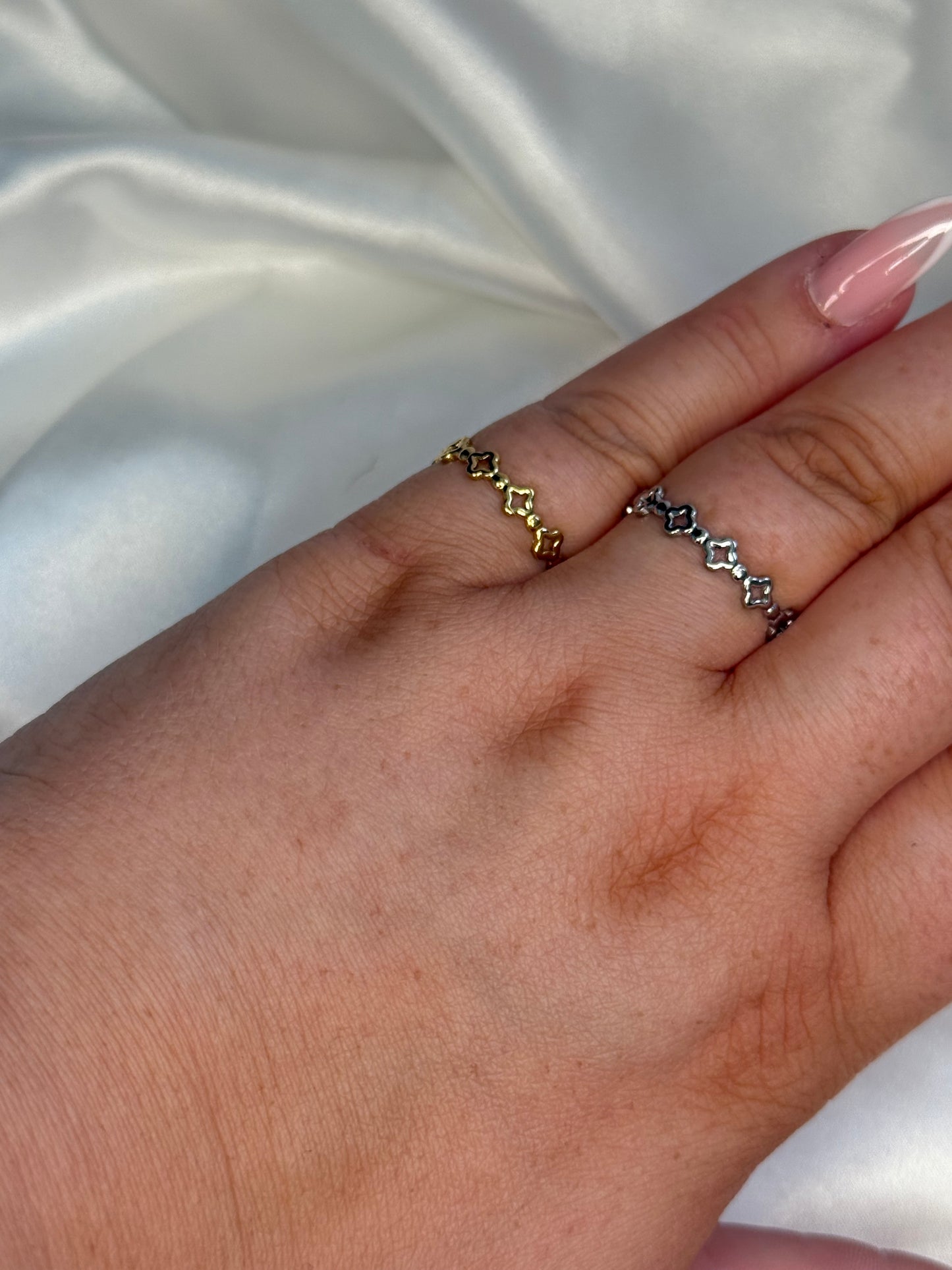 Clover Ring