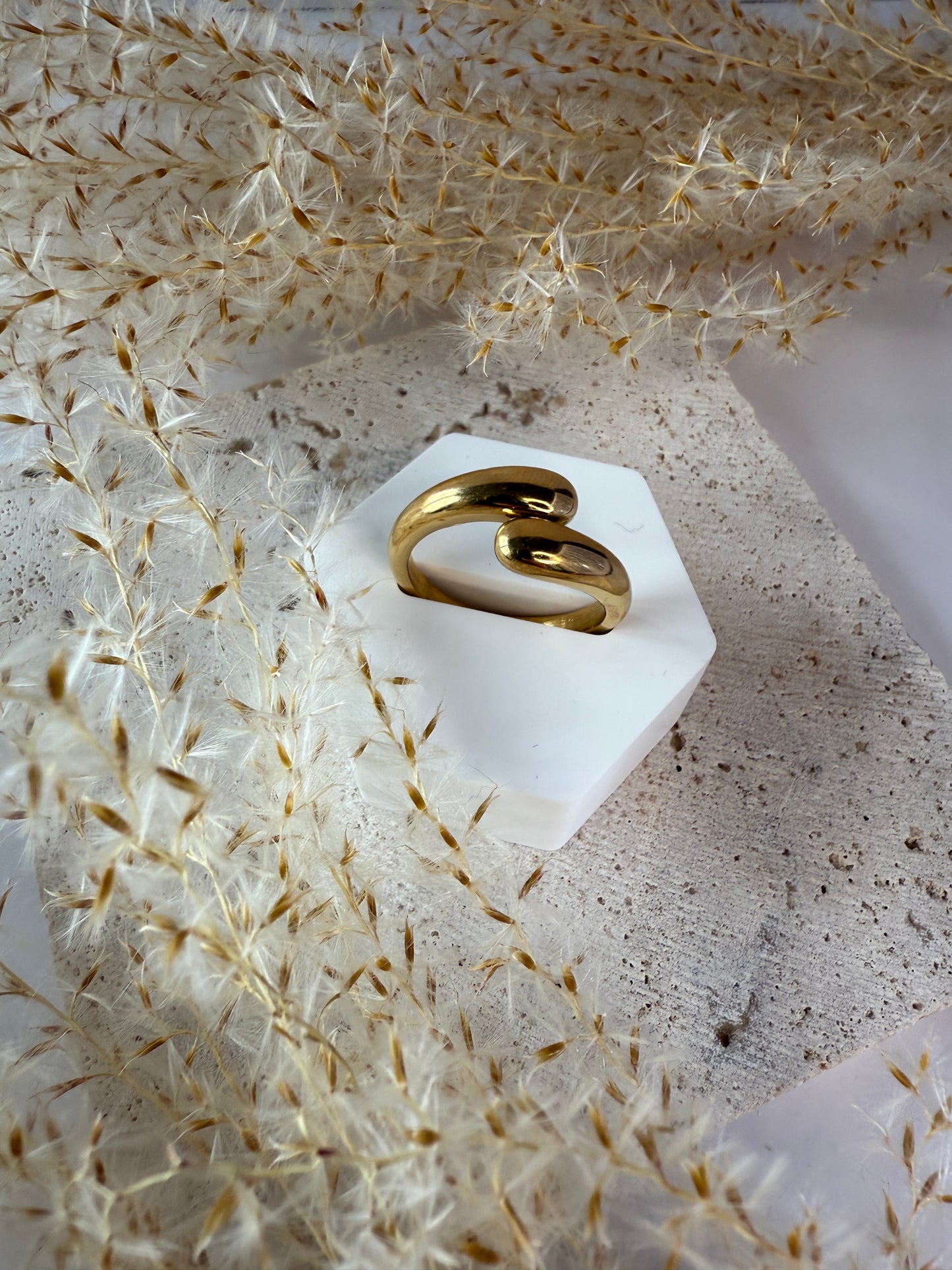 Classy Ring