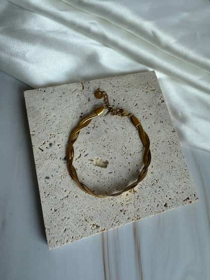 Twisted Armband✨