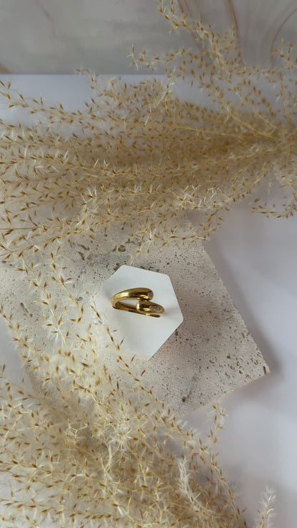 Classy Ring